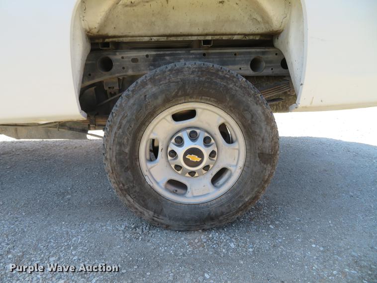 image for item DG3932 2011 Chevrolet Silverado 2500HD Ext. Cab pickup truck