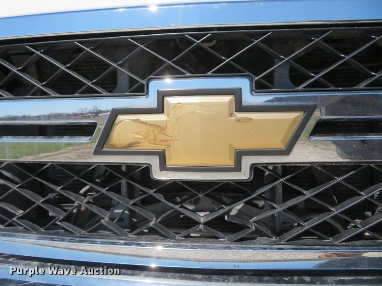 image for item DG3932 2011 Chevrolet Silverado 2500HD Ext. Cab pickup truck