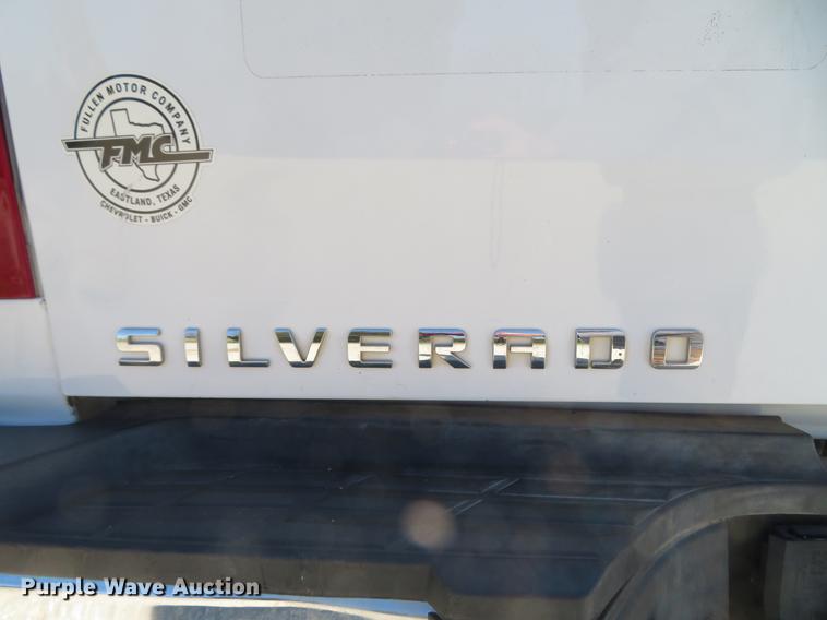 image for item DG3932 2011 Chevrolet Silverado 2500HD Ext. Cab pickup truck