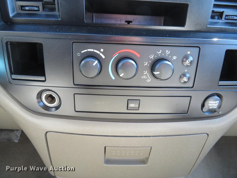 image for item DG3933 2008 Dodge Ram 2500HD Quad Cab pickup truck