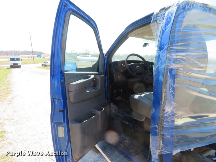 image for item DG3934 2014 Chevrolet Express G4500 cab and chassis
