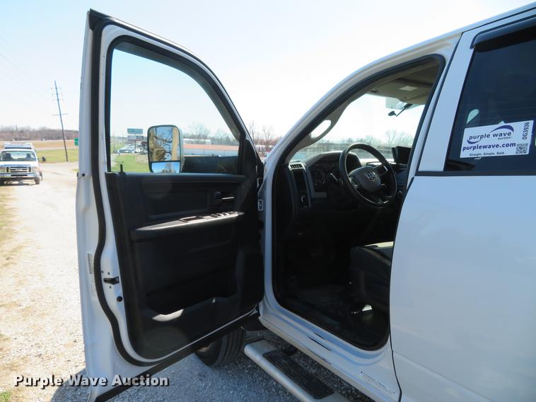 image for item DG3936 2011 Dodge Ram 4500HD Crew Cab utility bed pickup truck