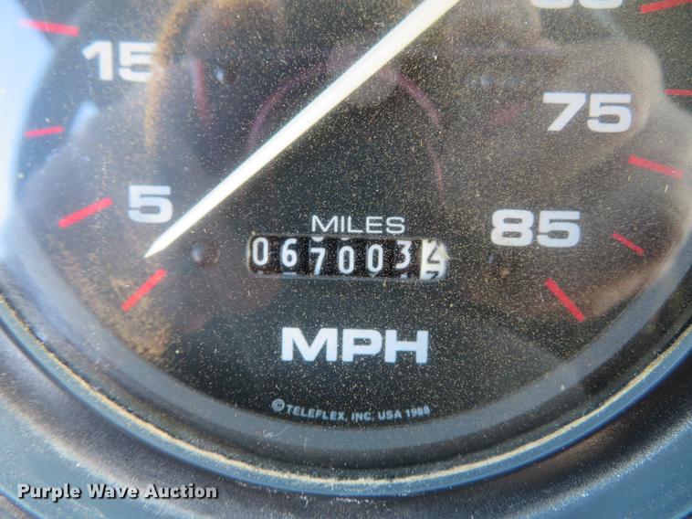 image for item DG3940 2001 Freightliner MT45 delivery truck