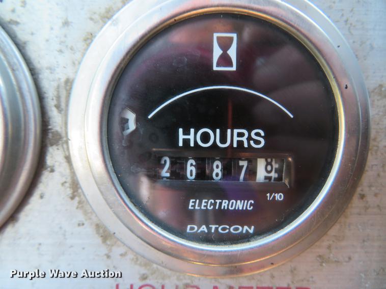 image for item DG3940 2001 Freightliner MT45 delivery truck