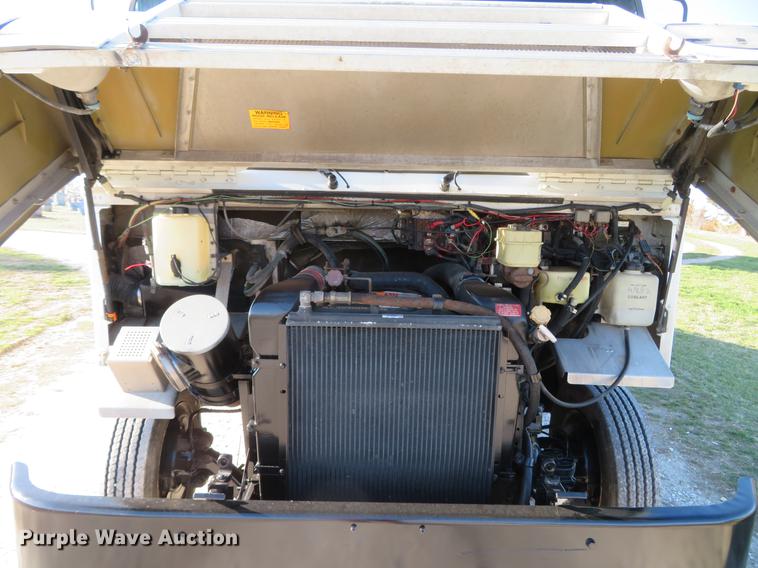 image for item DG3940 2001 Freightliner MT45 delivery truck