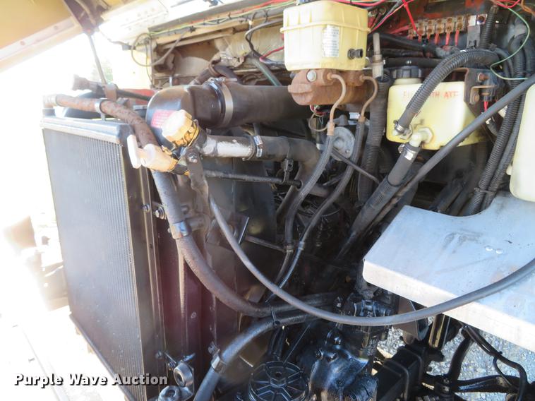 image for item DG3940 2001 Freightliner MT45 delivery truck