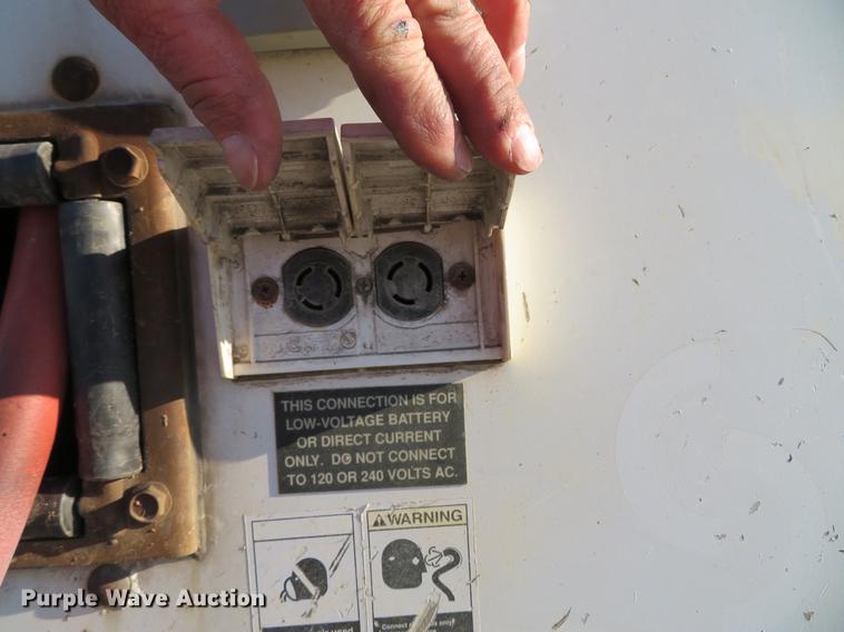 image for item DG3940 2001 Freightliner MT45 delivery truck