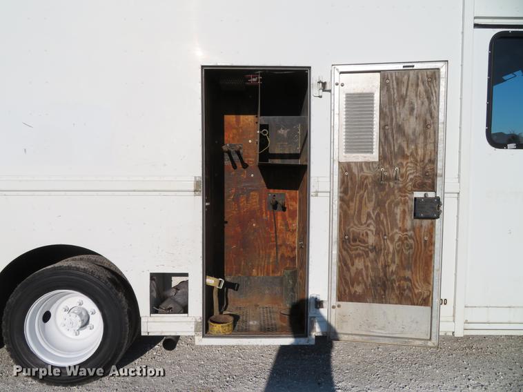 image for item DG3940 2001 Freightliner MT45 delivery truck