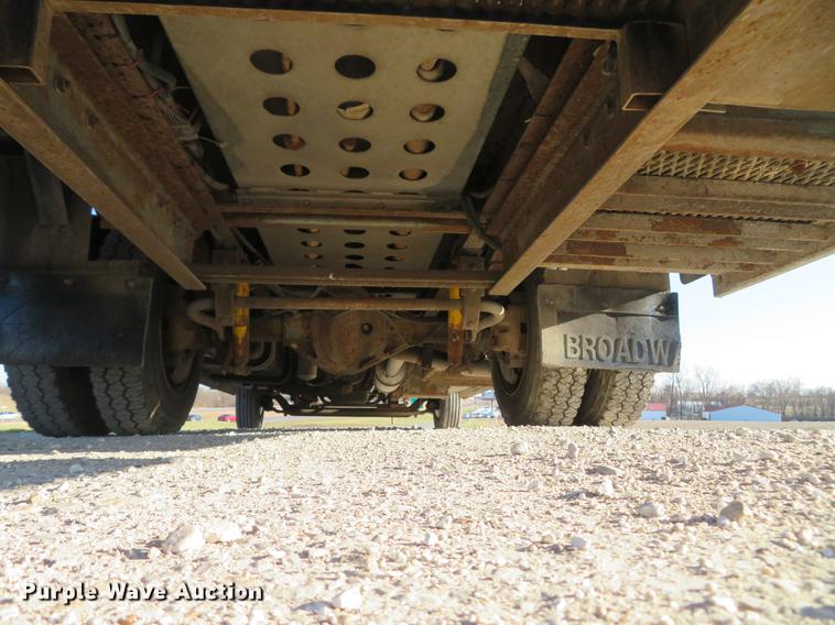 image for item DG3940 2001 Freightliner MT45 delivery truck