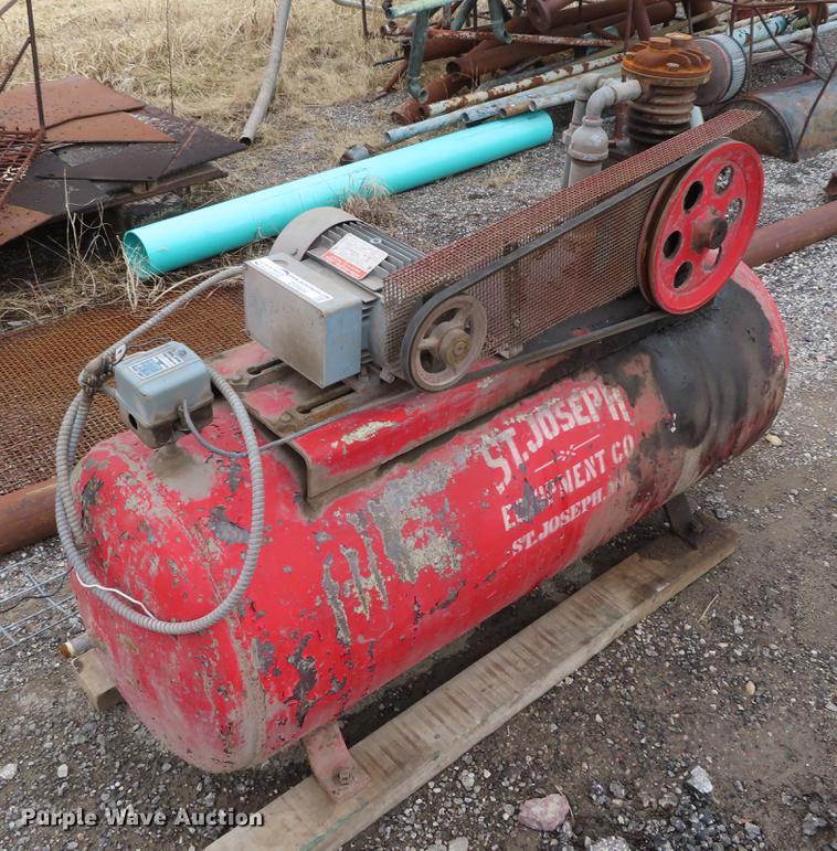 image for item DI9404 Air compressor and water tank