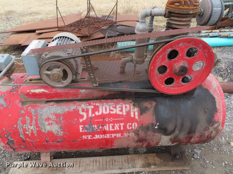 image for item DI9404 Air compressor and water tank