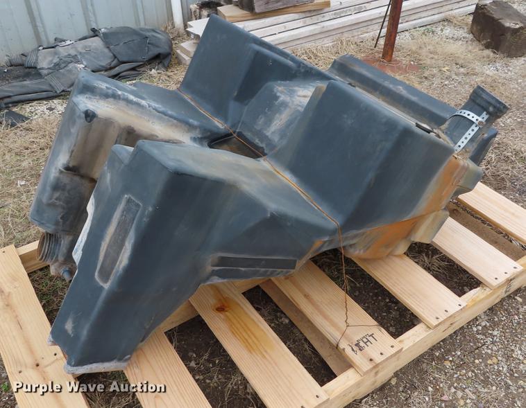 image for item DI9404 Air compressor and water tank