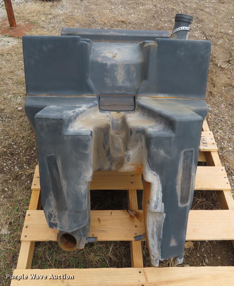 image for item DI9404 Air compressor and water tank