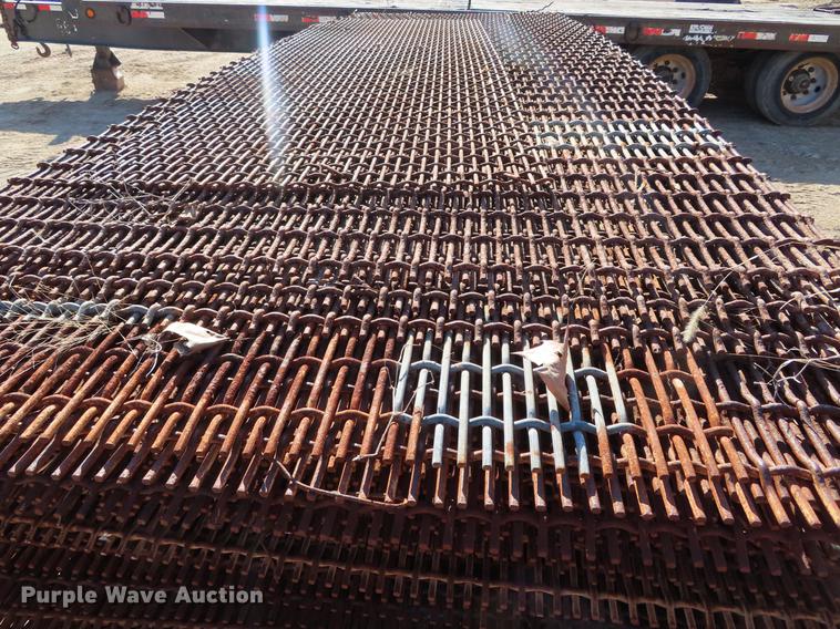 image for item DI9413 Approximately 120 steel grates