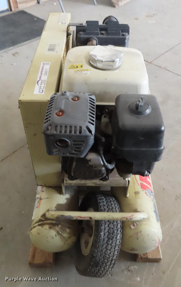 image for item DI9417 Ingersoll Rand air compressor