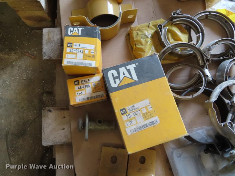 image for item DI9424 Case and Caterpillar equipment parts