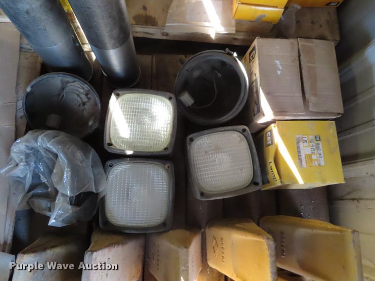 image for item DI9424 Case and Caterpillar equipment parts