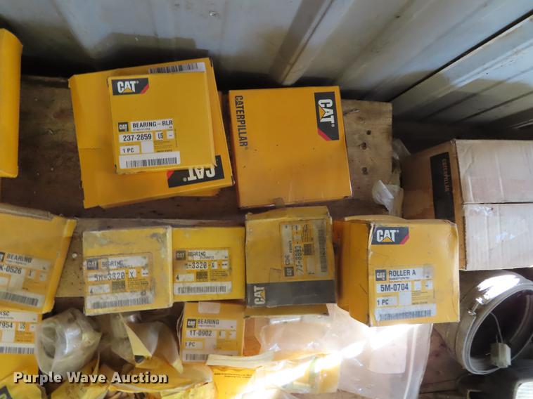 image for item DI9424 Case and Caterpillar equipment parts