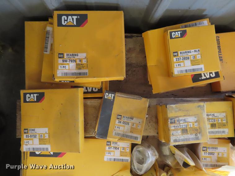 image for item DI9424 Case and Caterpillar equipment parts