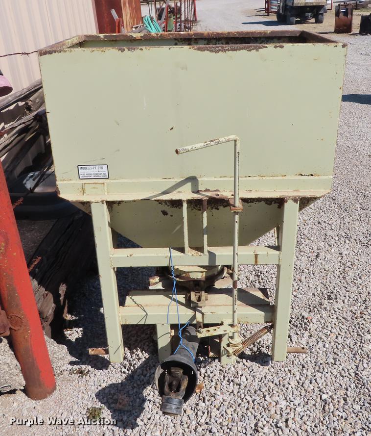 image for item DN9055 Herd 3-PT 750 spreader