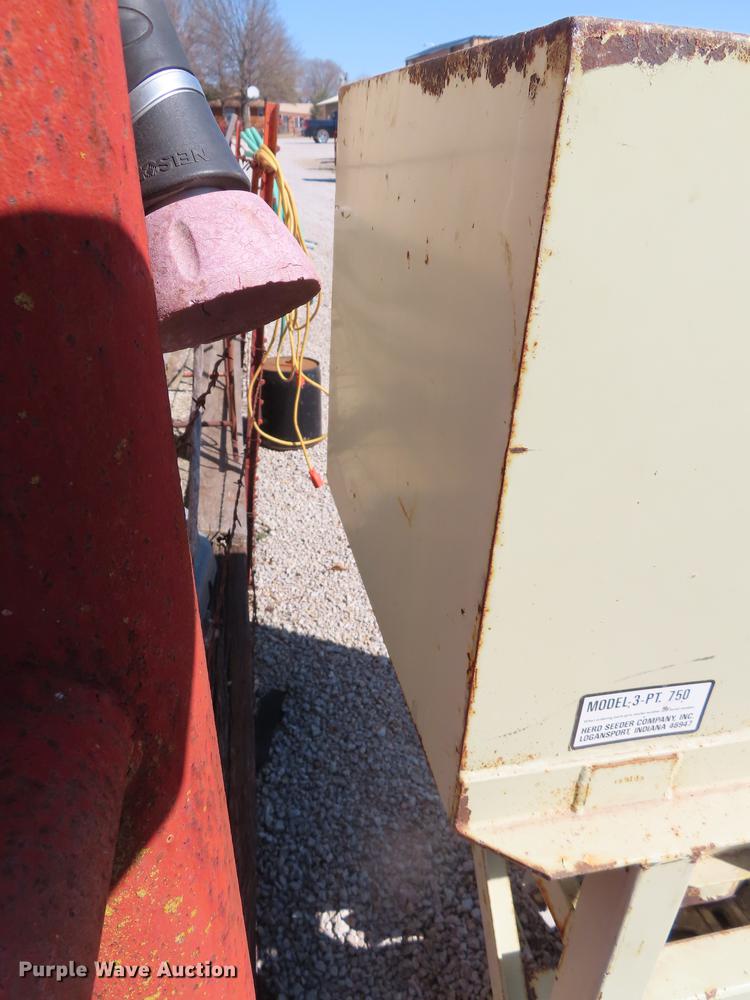 image for item DN9055 Herd 3-PT 750 spreader