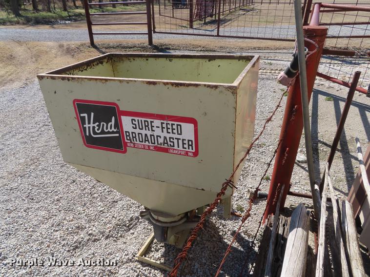 image for item DN9055 Herd 3-PT 750 spreader