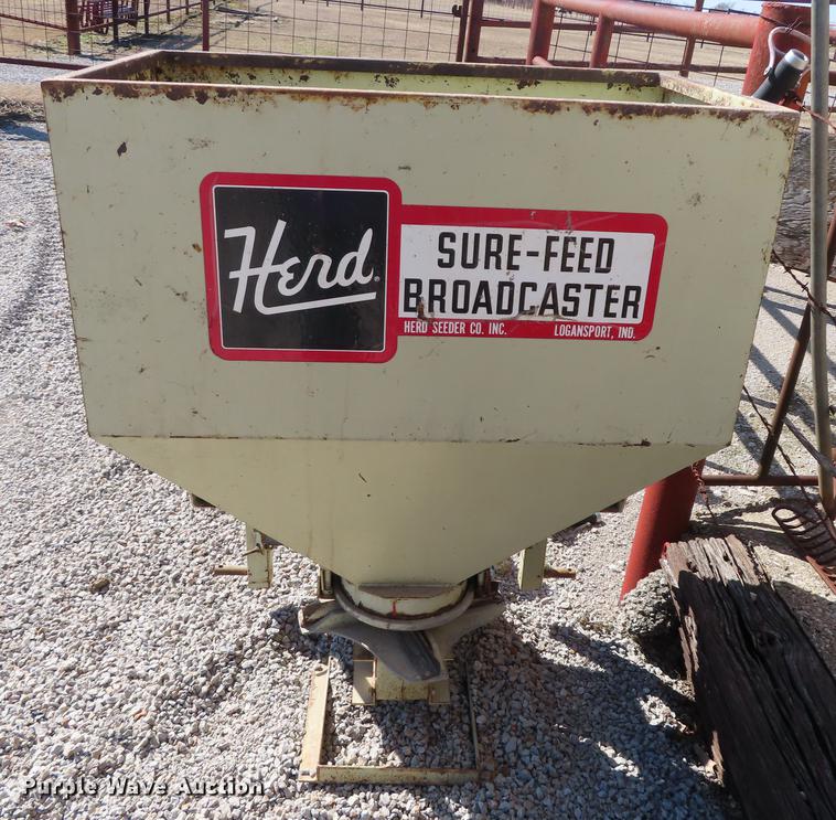 image for item DN9055 Herd 3-PT 750 spreader