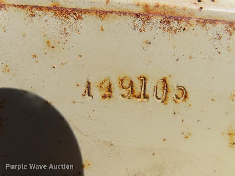 image for item DN9055 Herd 3-PT 750 spreader