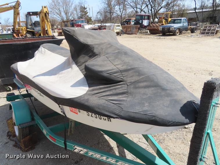 image for item DN9062 1996 Yamaha Waverunner personal watercraft