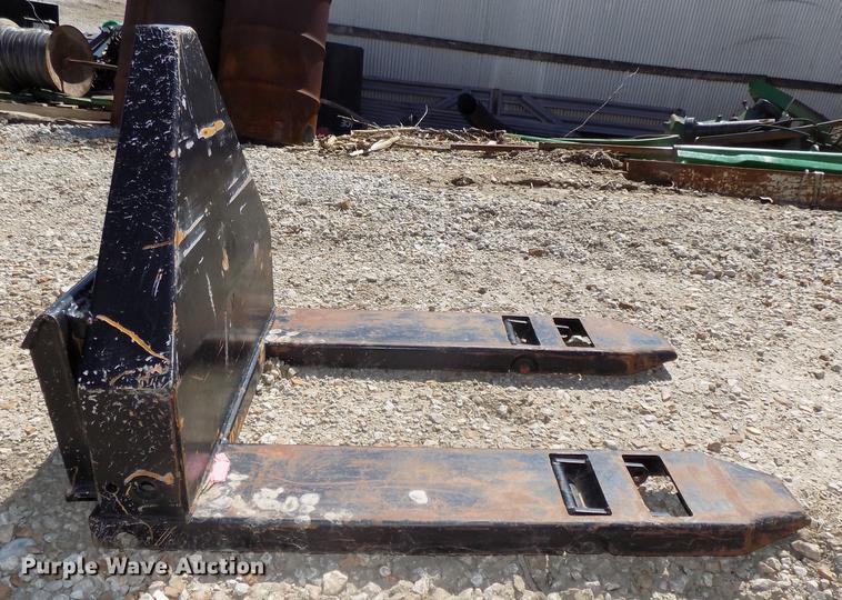 image for item DZ9669 Pallet forks