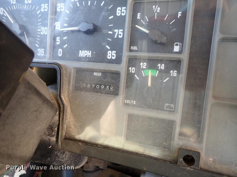 image for item EH9231 1999 International 3800 Am Tran school bus