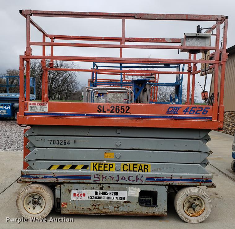 image for item EK9031 1999 Skyjack SJIII 4626 scissor lift