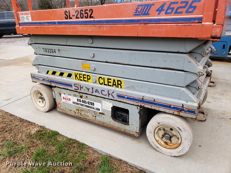 image for item EK9031 1999 Skyjack SJIII 4626 scissor lift