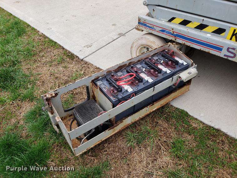 image for item EK9031 1999 Skyjack SJIII 4626 scissor lift