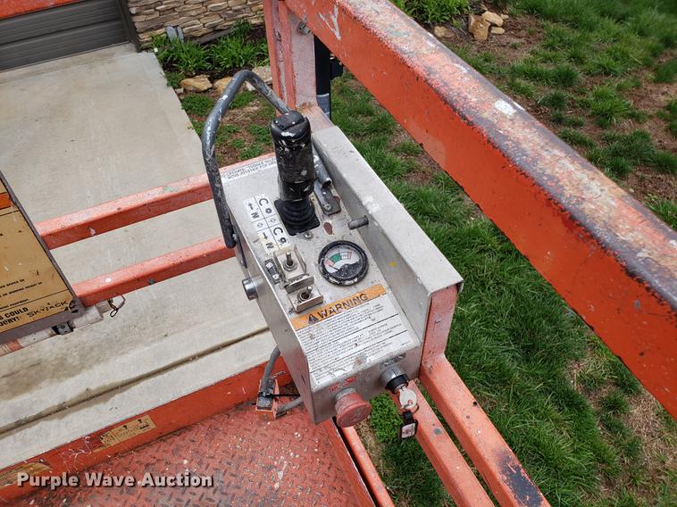 image for item EK9031 1999 Skyjack SJIII 4626 scissor lift