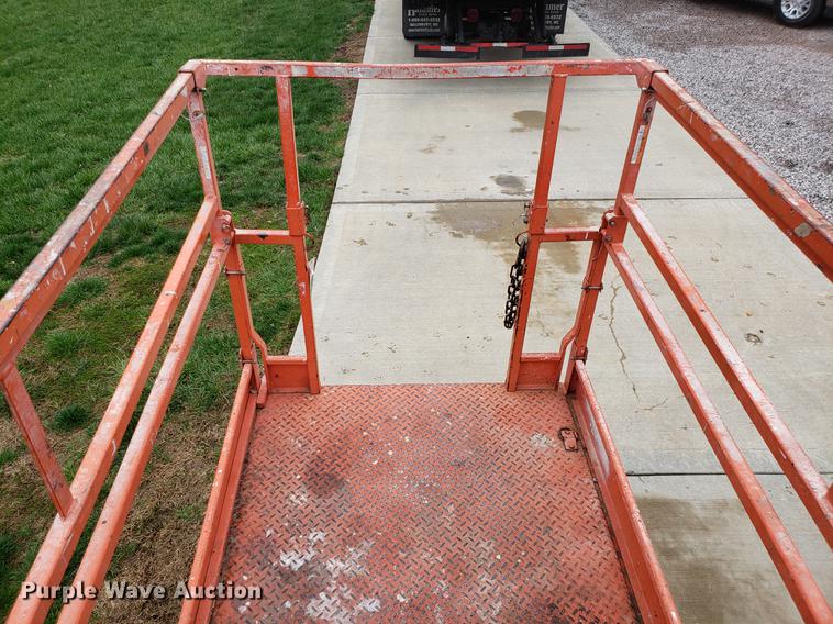image for item EK9031 1999 Skyjack SJIII 4626 scissor lift