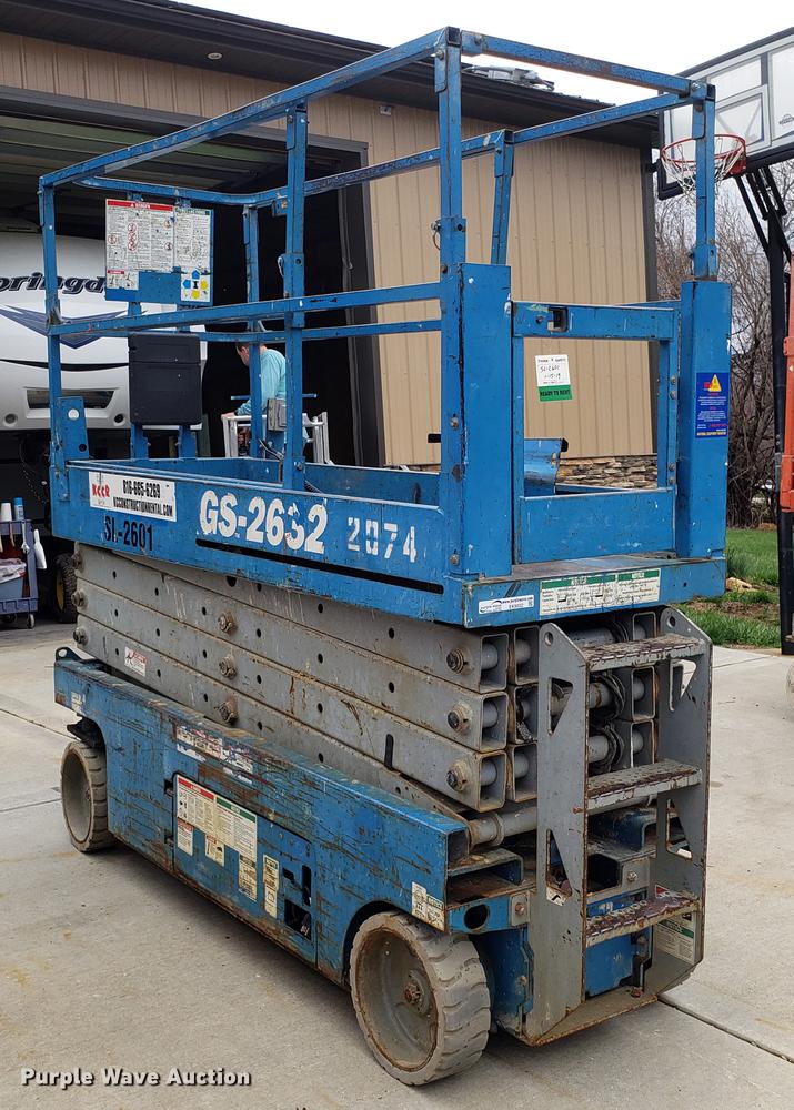 image for item EK9032 2005 Genie GS-2632 scissor lift