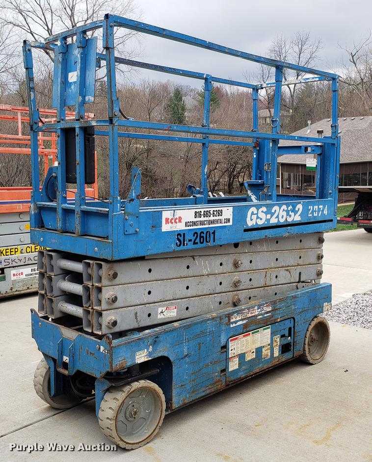 image for item EK9032 2005 Genie GS-2632 scissor lift
