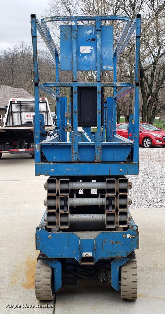 image for item EK9032 2005 Genie GS-2632 scissor lift