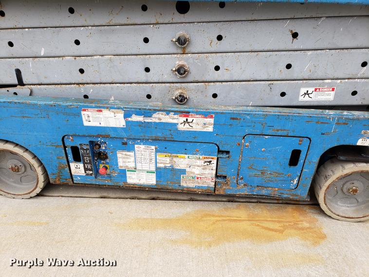 image for item EK9032 2005 Genie GS-2632 scissor lift