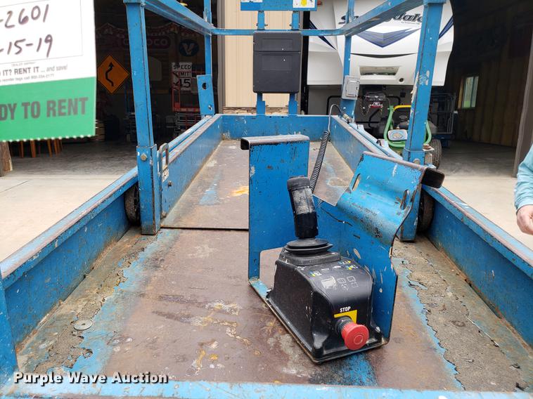 image for item EK9032 2005 Genie GS-2632 scissor lift