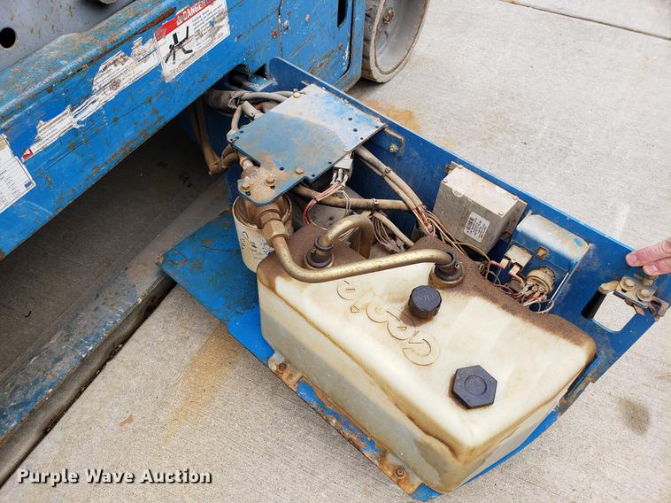image for item EK9032 2005 Genie GS-2632 scissor lift