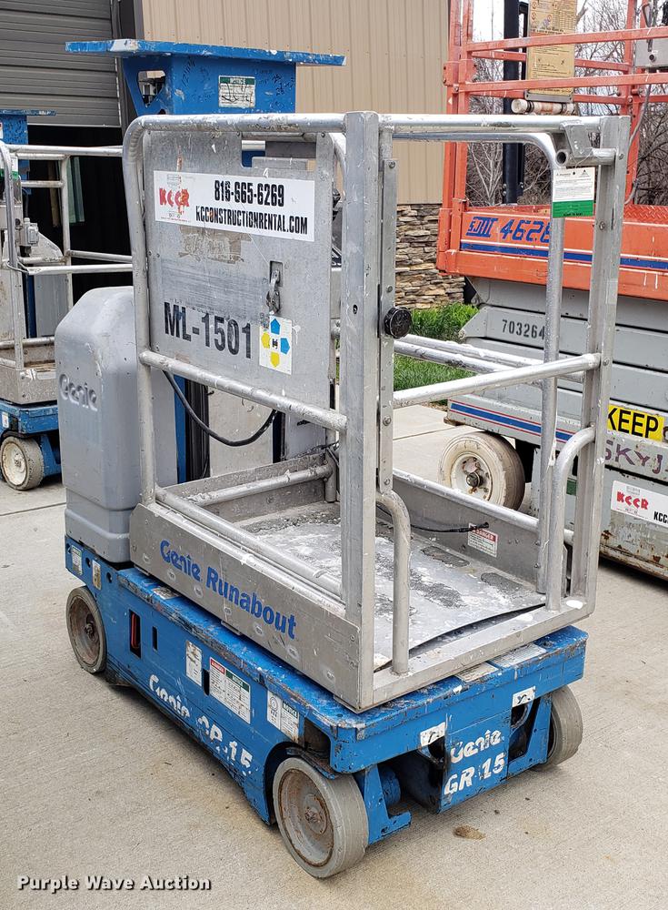 image for item EK9033 2000 Genie GR15 scissor lift