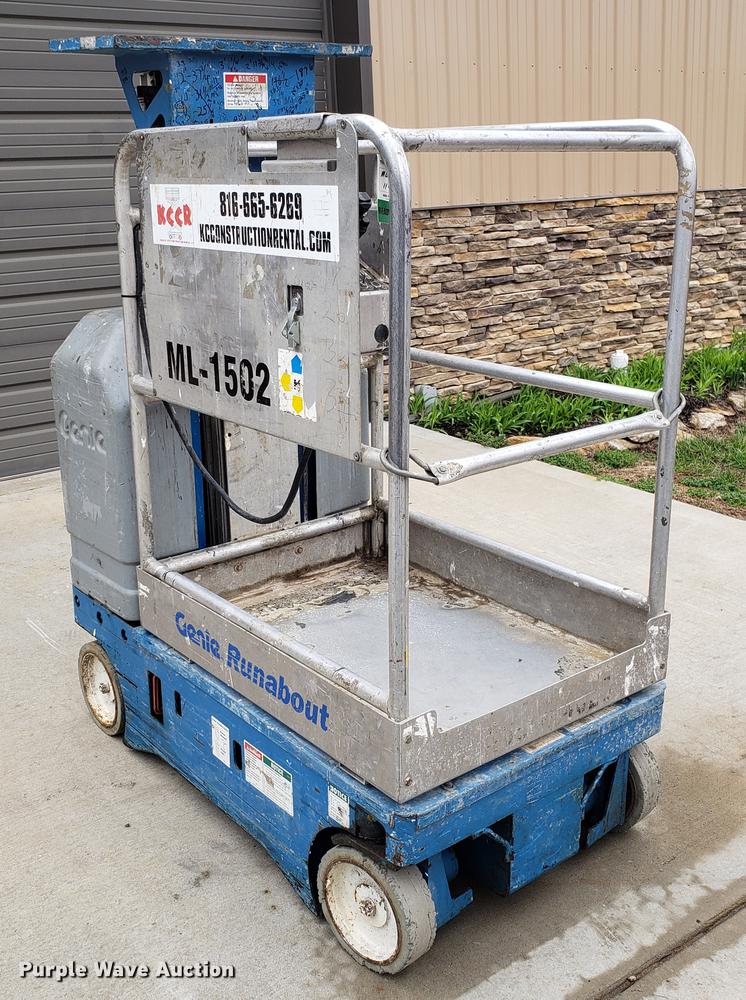 image for item EK9034 2000 Genie GR15 scissor lift