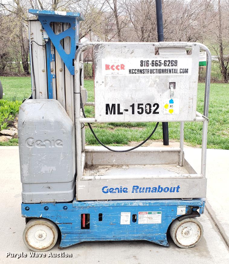image for item EK9034 2000 Genie GR15 scissor lift