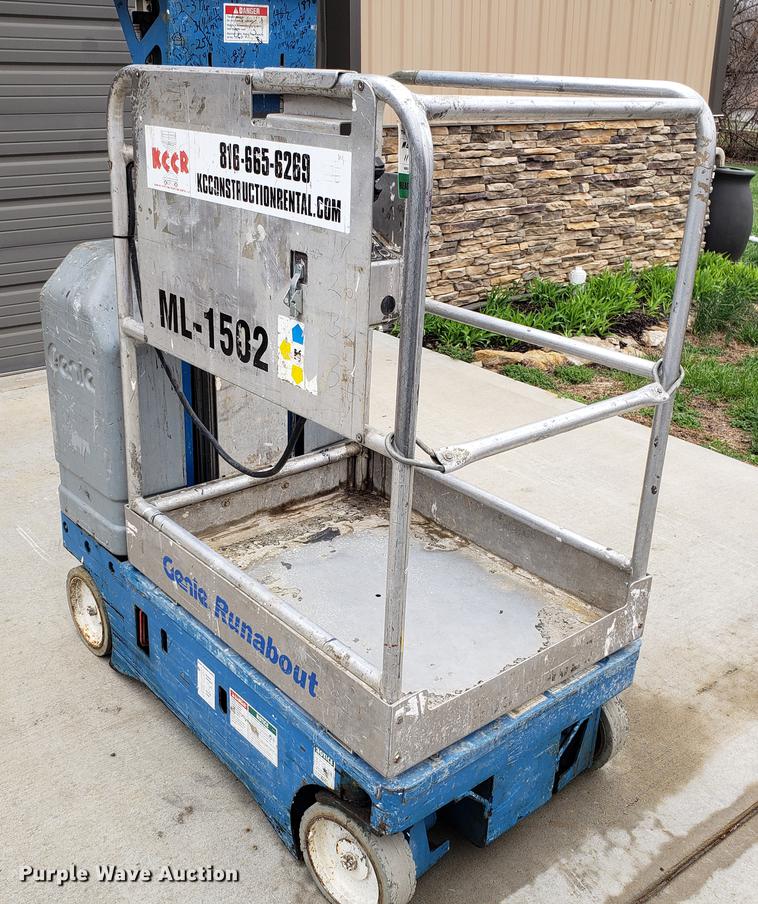 image for item EK9034 2000 Genie GR15 scissor lift