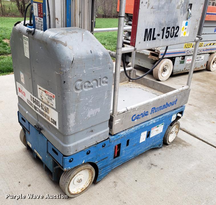 image for item EK9034 2000 Genie GR15 scissor lift