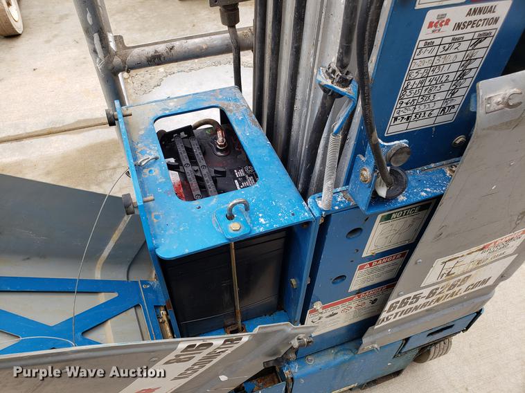 image for item EK9034 2000 Genie GR15 scissor lift