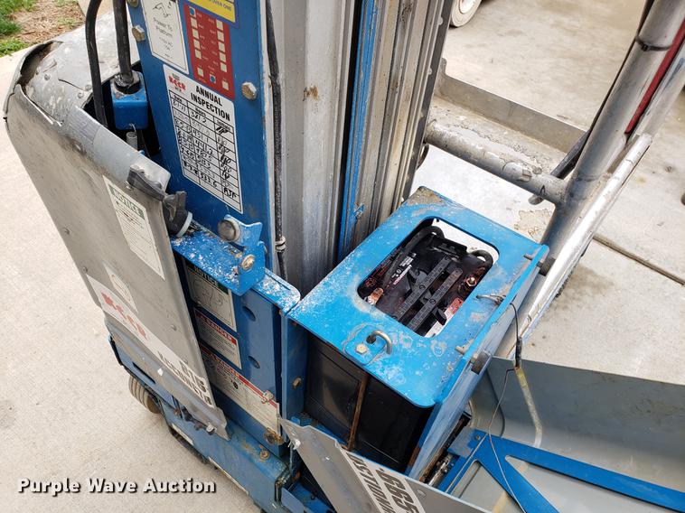 image for item EK9034 2000 Genie GR15 scissor lift