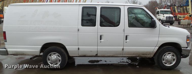 image for item EM9140 2011 Ford E350 Super Duty van